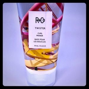 R+Co Twister Curl Primer